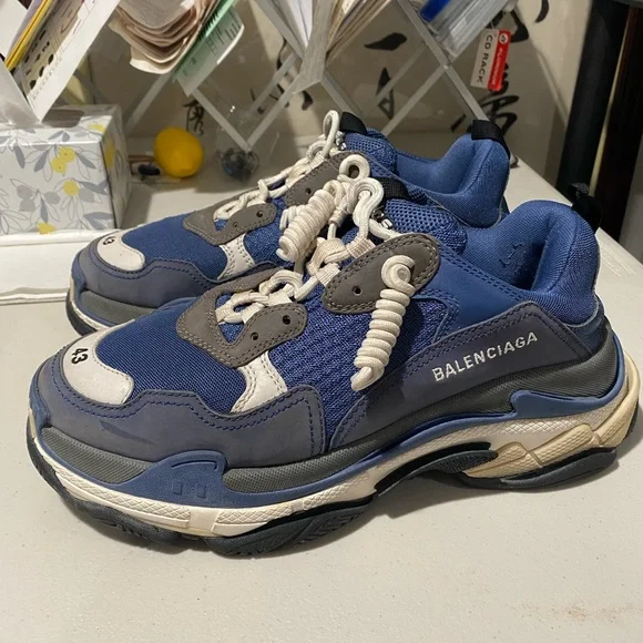 Sneaker Triple S Bleu Balenciaga 'Triple S' Navy Blue Curly Lace